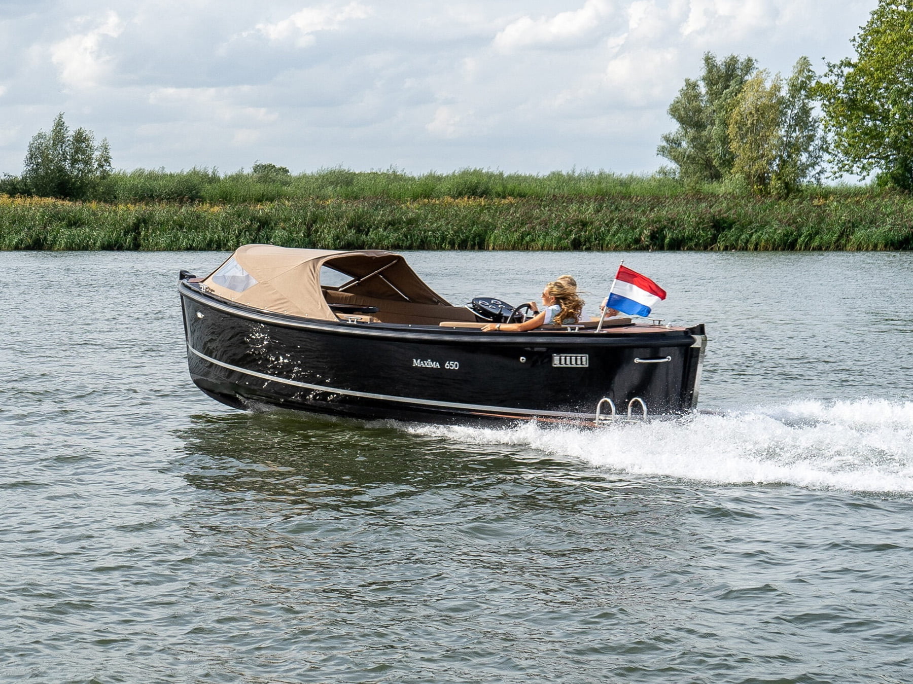 Maxima 650 Flying Lounge Brinks Watersport