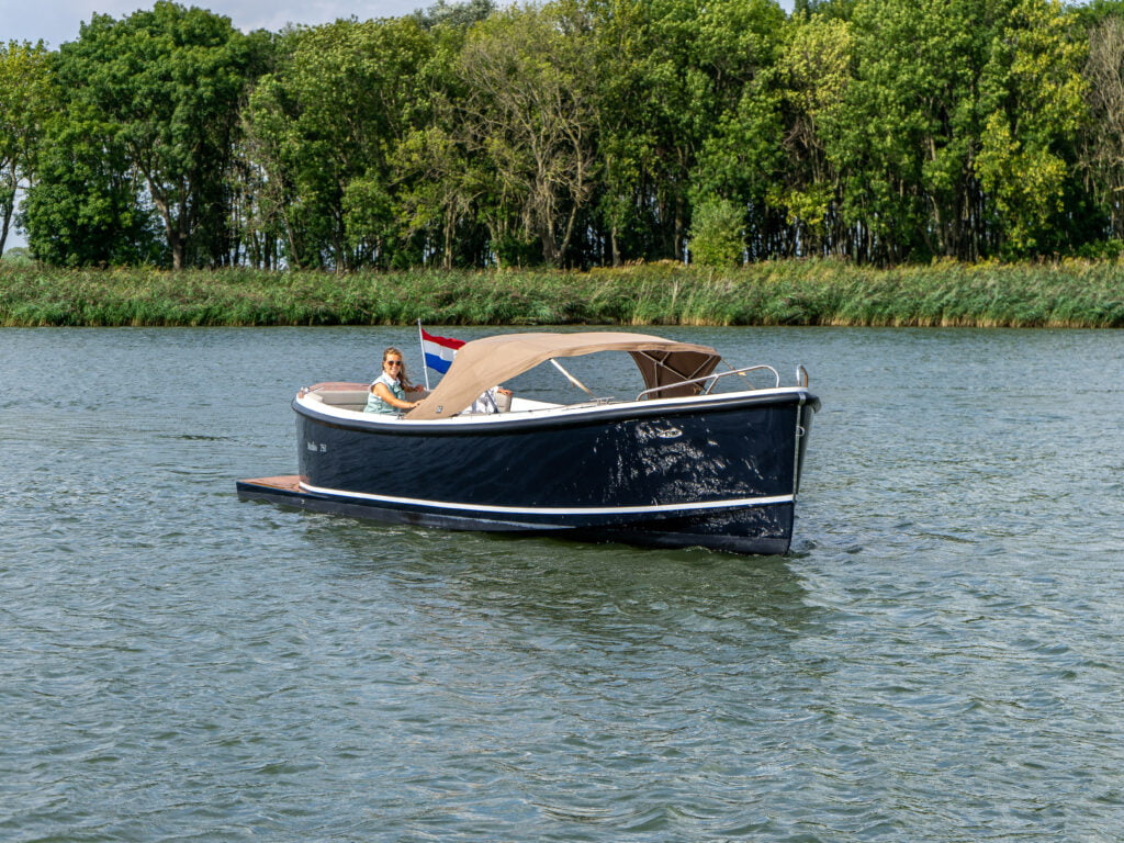 Maxima 750 Flying Lounge sloep