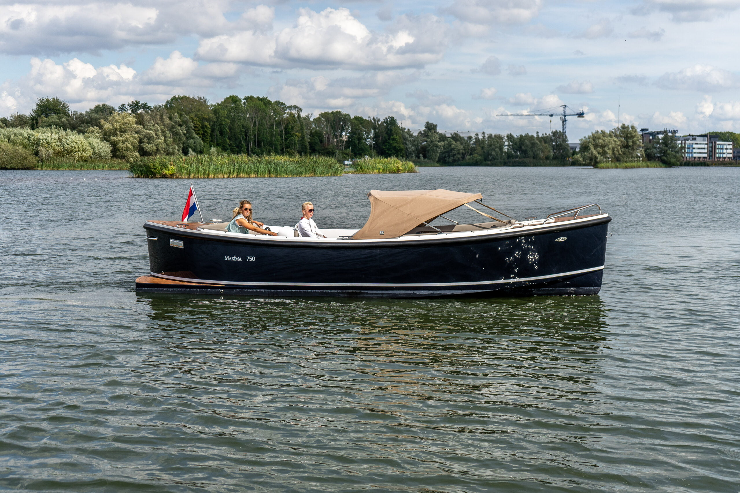 Maxima 750 Flying Lounge sloep