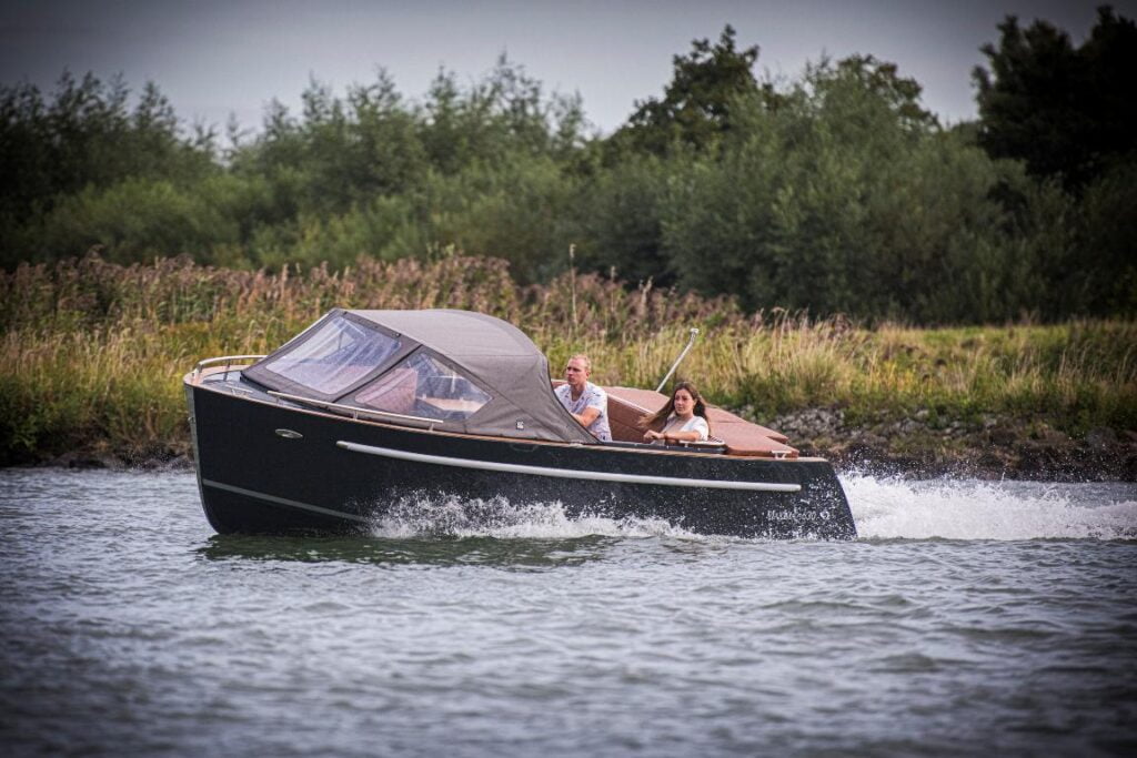 Maxima 630 Tender varend