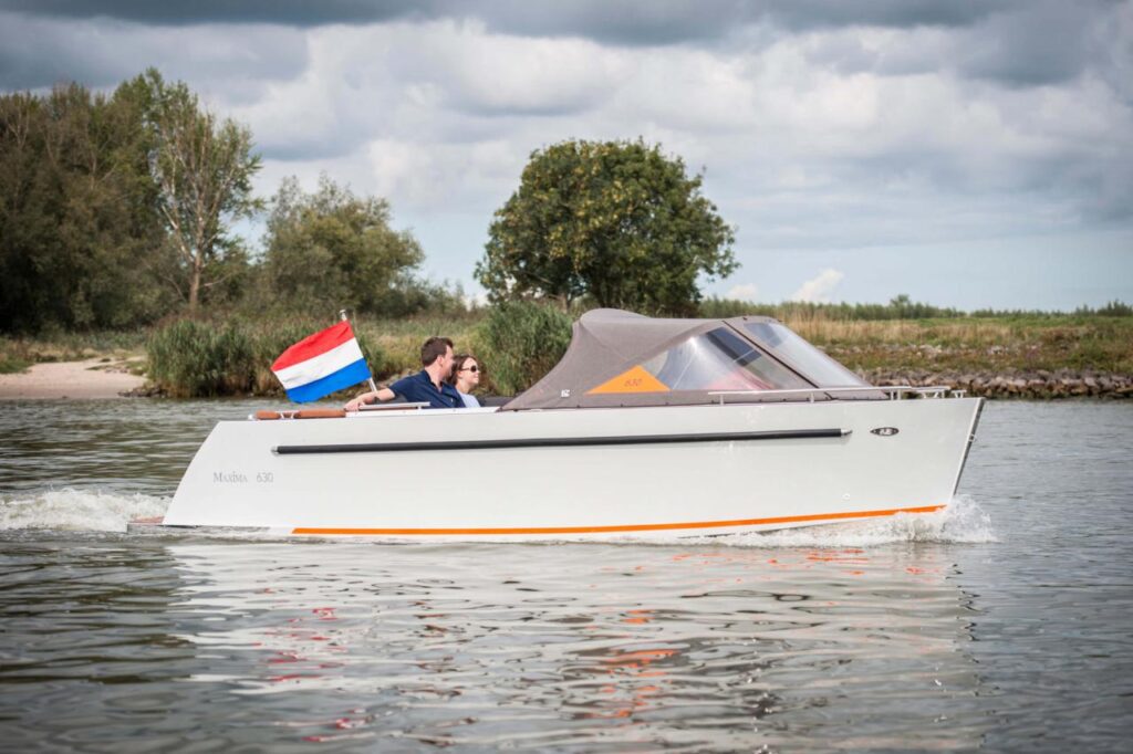 Maxima 630 Tender varend