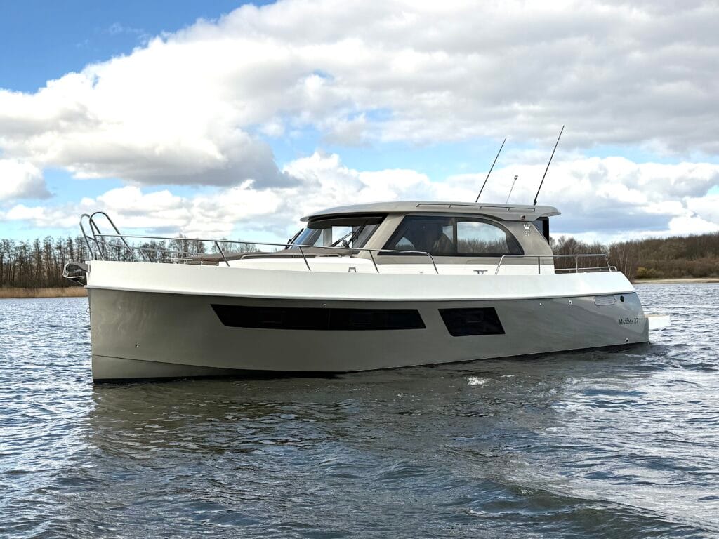 Maxima 37 kajuitboot