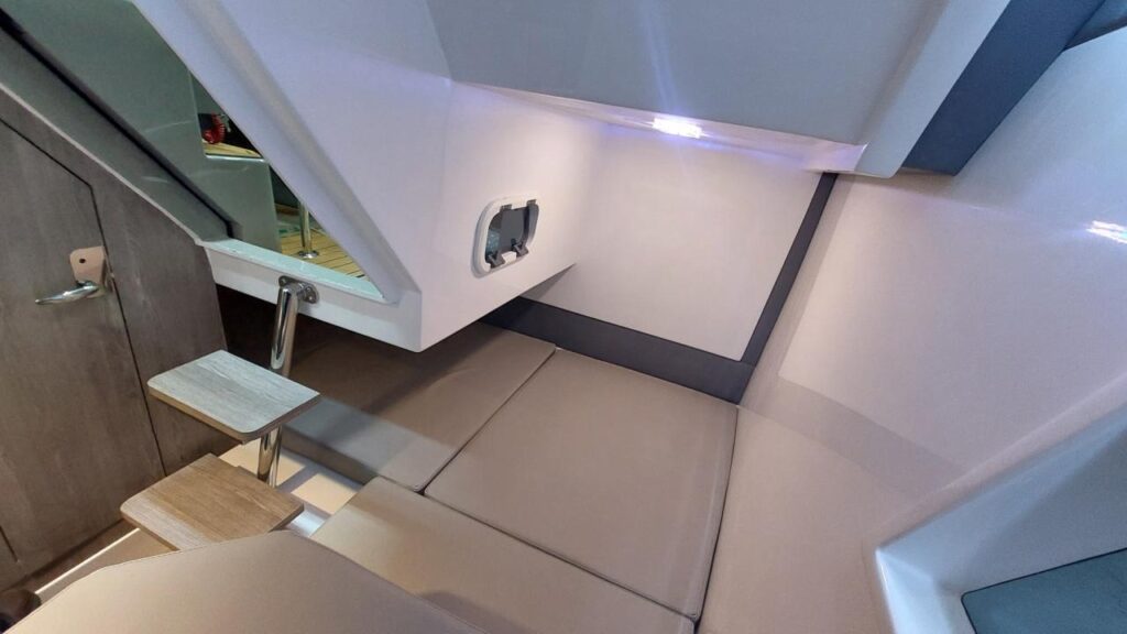 Maxima 800 Cabin interieur