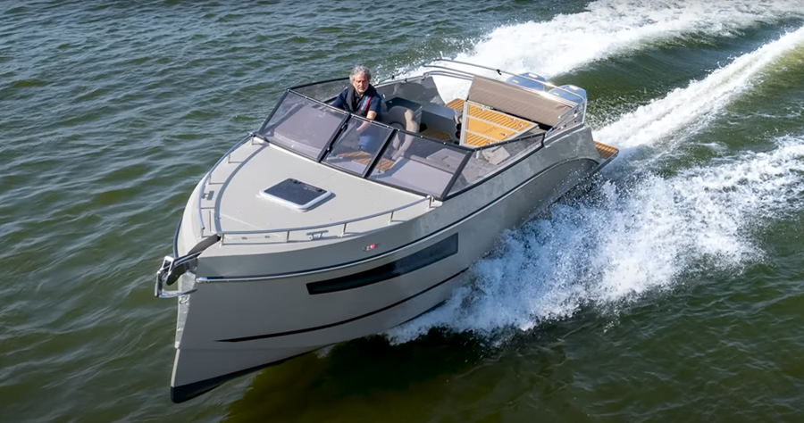 Maxima 800 Cabin Brinks Watersport sloepen en tenders