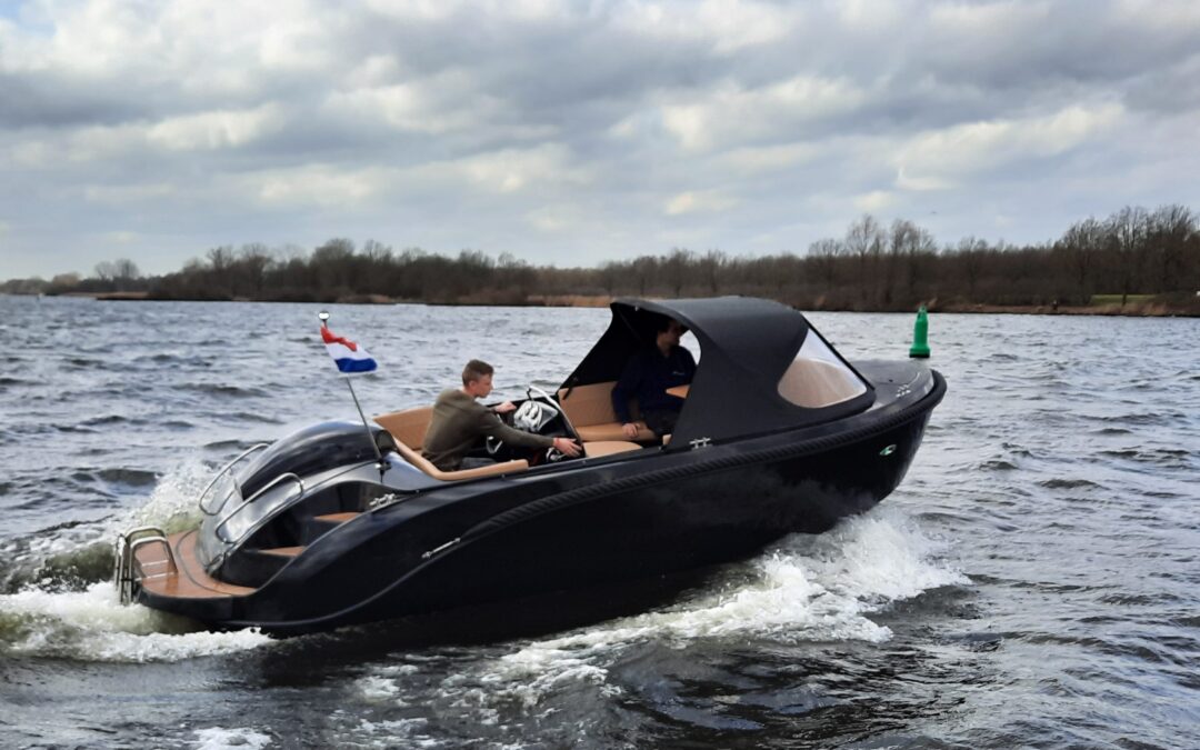 Review van de Oud Huijzer 600 Tender