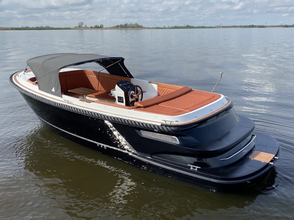 Oud Huijzer 740 Tender
