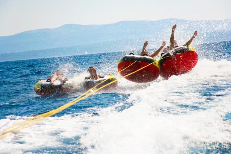 De veelzijdigheid van sloepen en tenders: van vissen tot waterskiën