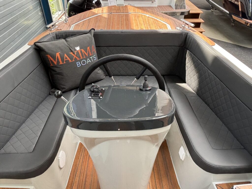 Maxima 650 flying lounge kapiteins zit