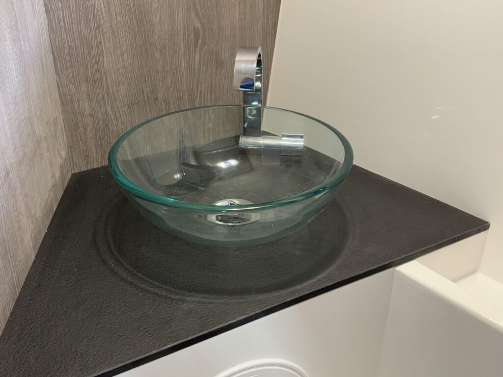 Maxima 800 Cabin spoelbakje badkamer