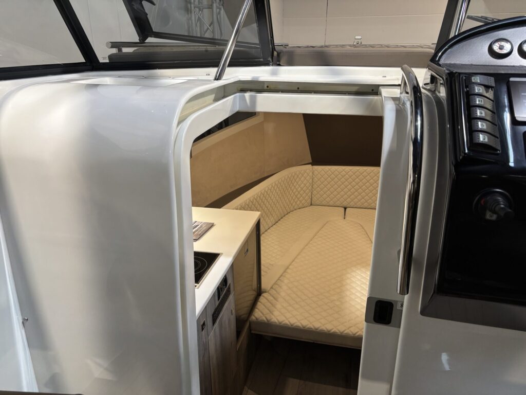 Maxima 920 Retro Cabin doorloop naar cabin