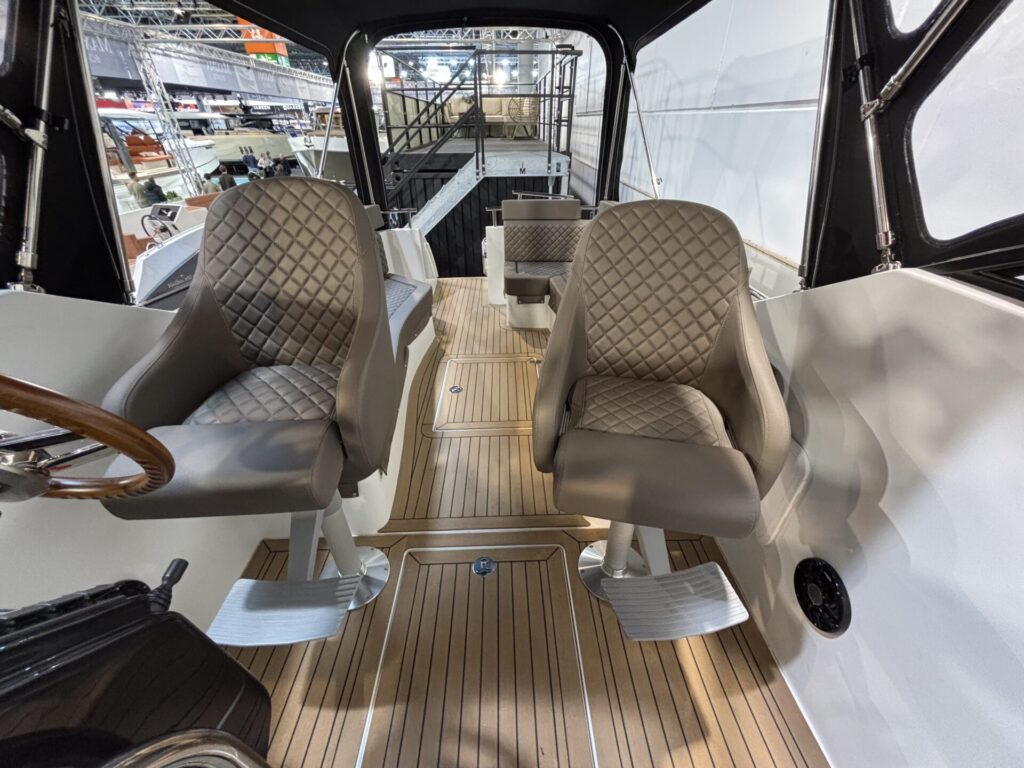 Maxima 920 Retro Cabin kapiteins zit