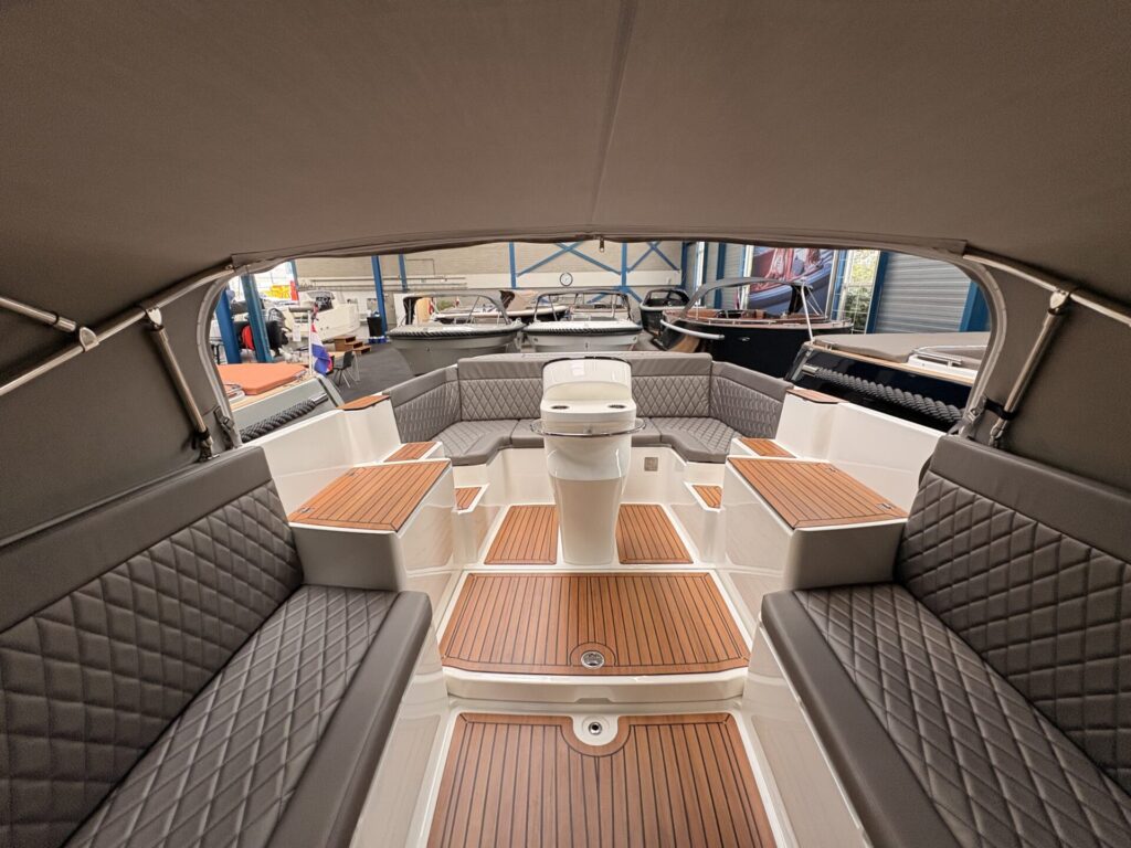 Oud Huijzer 740 Tender console