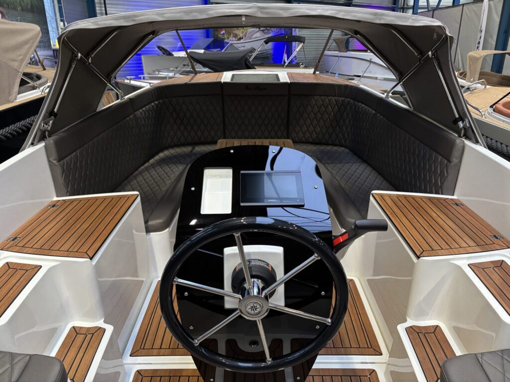 Oud Huijzer 740 Tender indeling