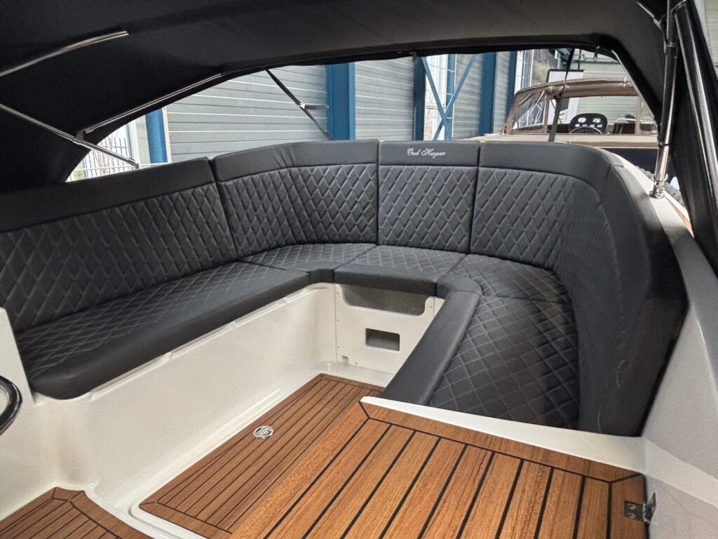 Oud Huijzer 650 Tender rondzit