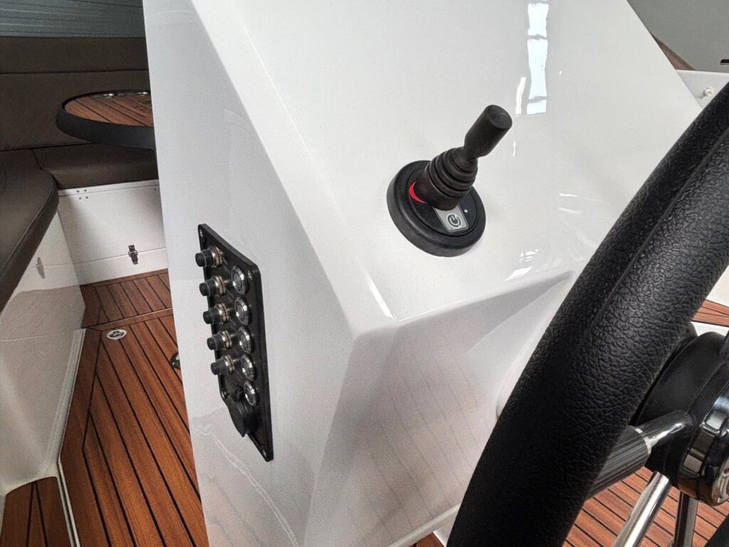 Maxima 640 Tender boegschroef/bedieningspaneel